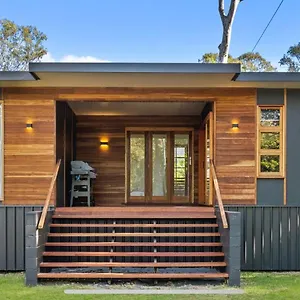 2-bedroom-cottage-with-lagoon-pool-spa.queenslandhotels.net/